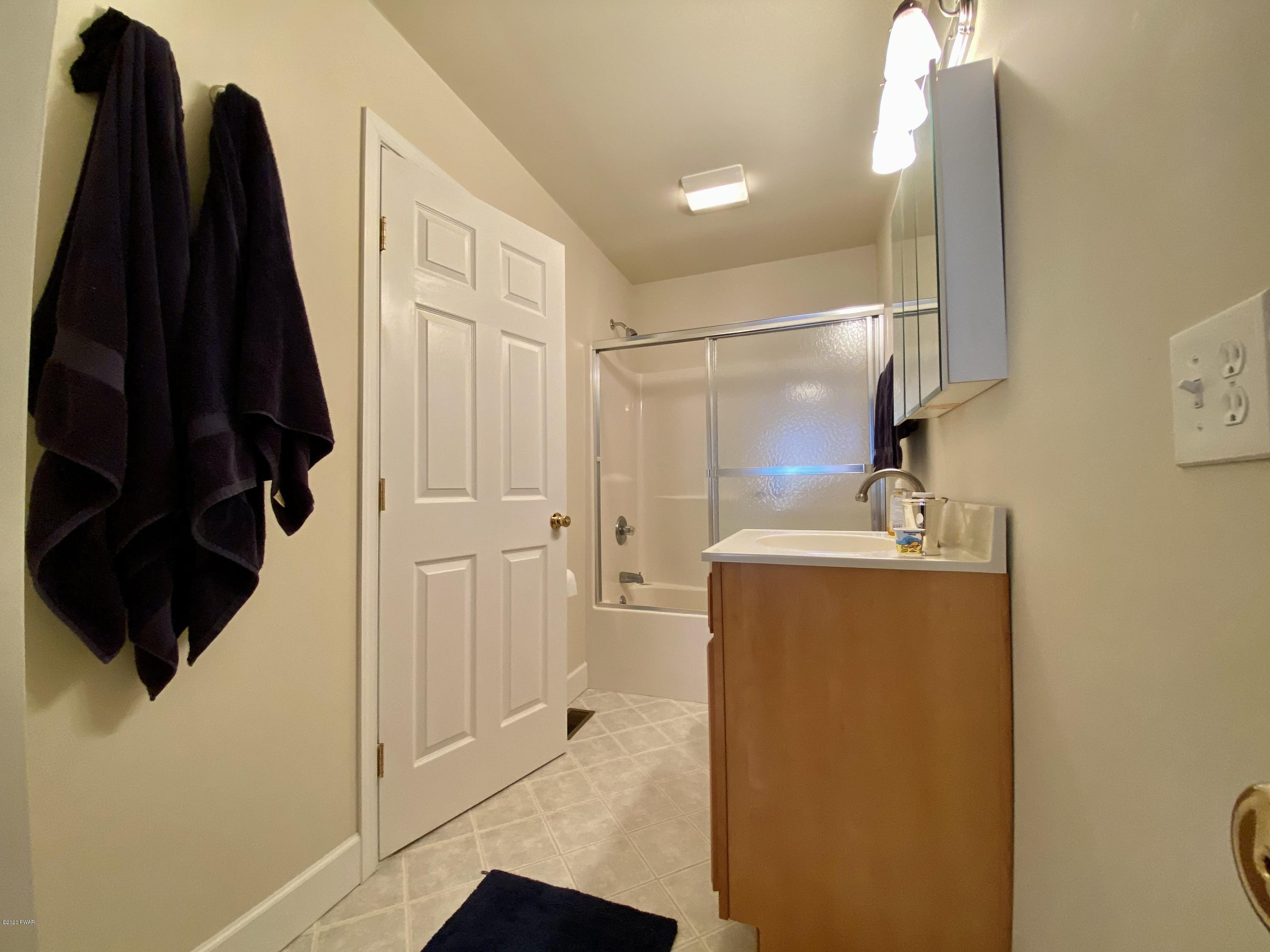 136 Maple Leaf Road Lackawaxen, PA 18435 - Photo 41 of 47 Upper Level Bathroom