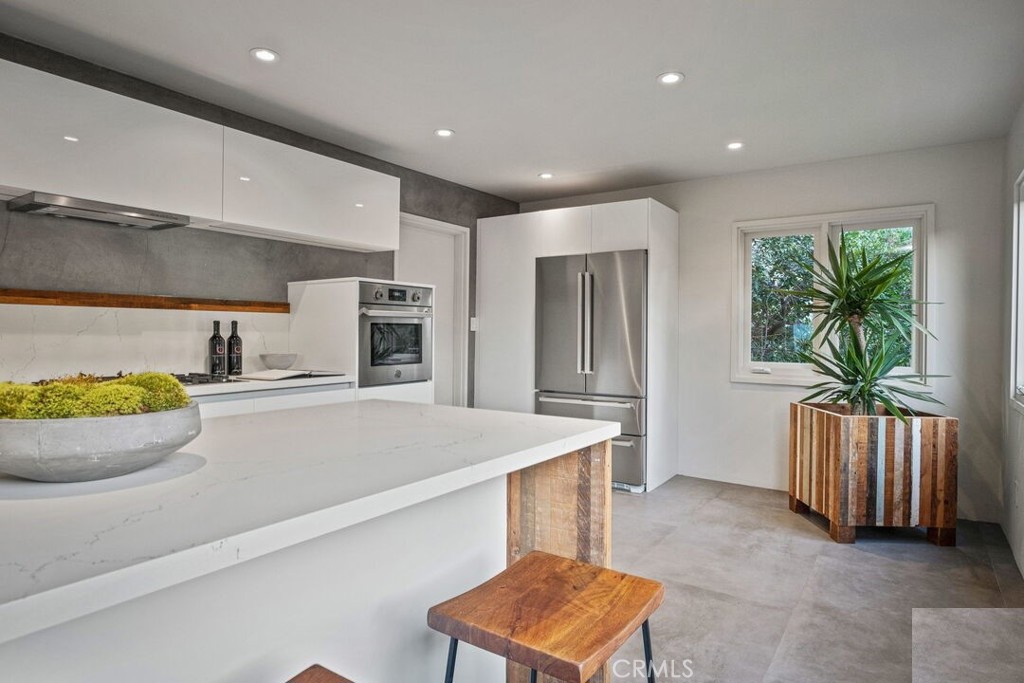2205 Beech Knoll Road Los Angeles, CA 90046 - Photo 10 of 25