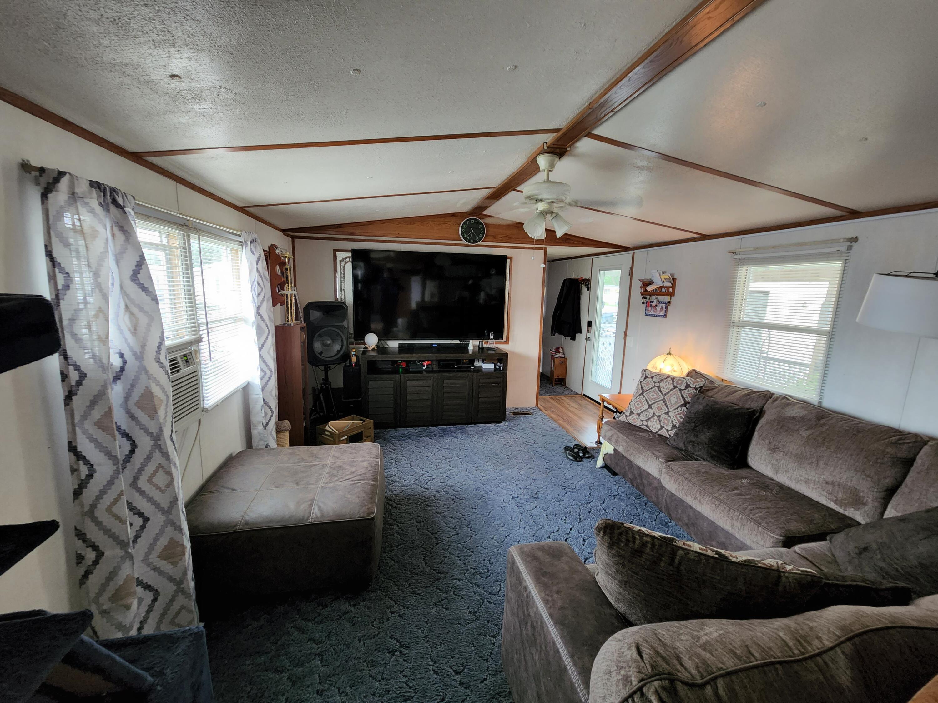 4711 Walnut Road, Unit LOT M2 Buckeye Lake, OH 43008 - Photo 6 of 19 Living Room