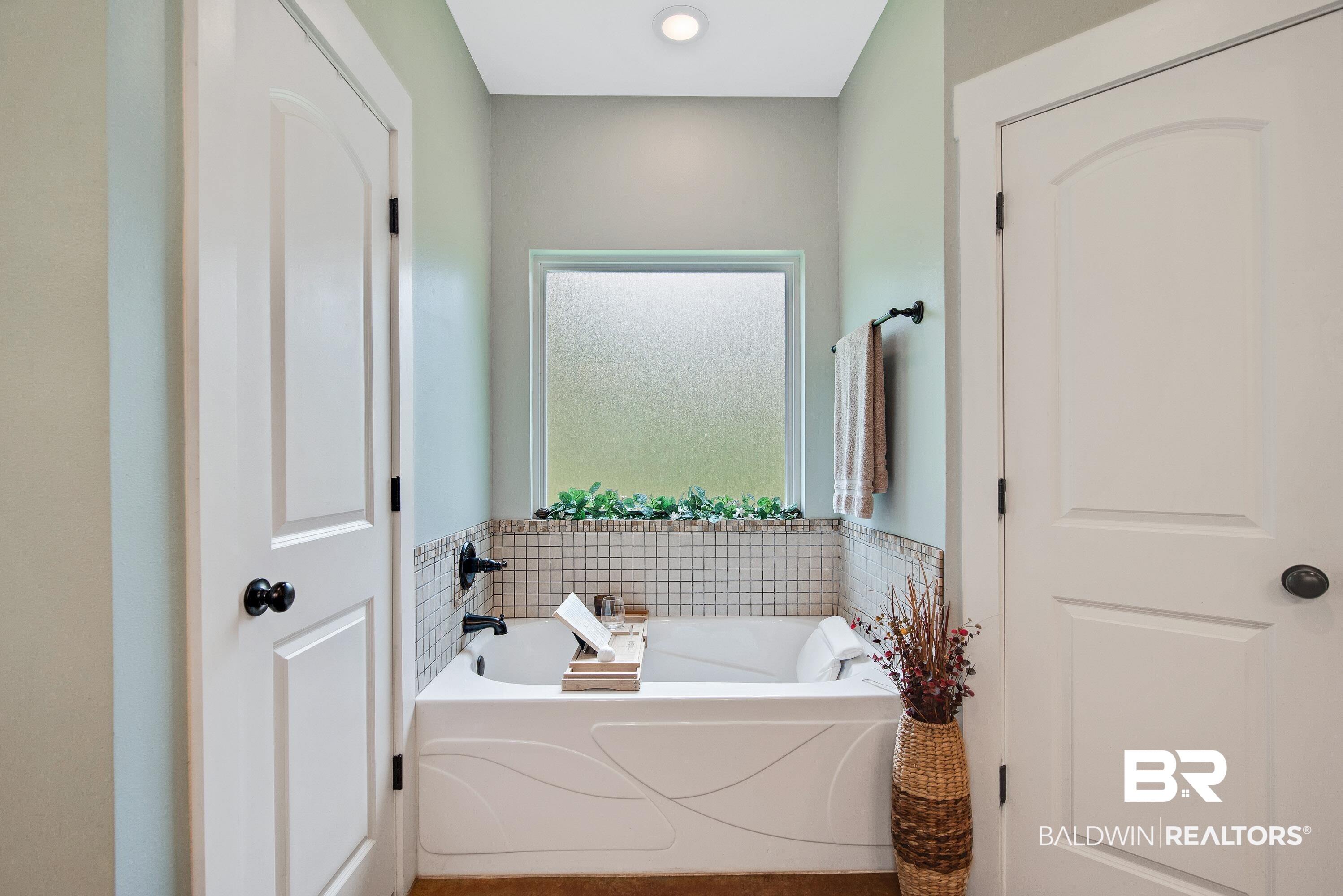 32158 A Buzbee Road Daphne, AL 36527 - Photo 17 of 40 Master Bath