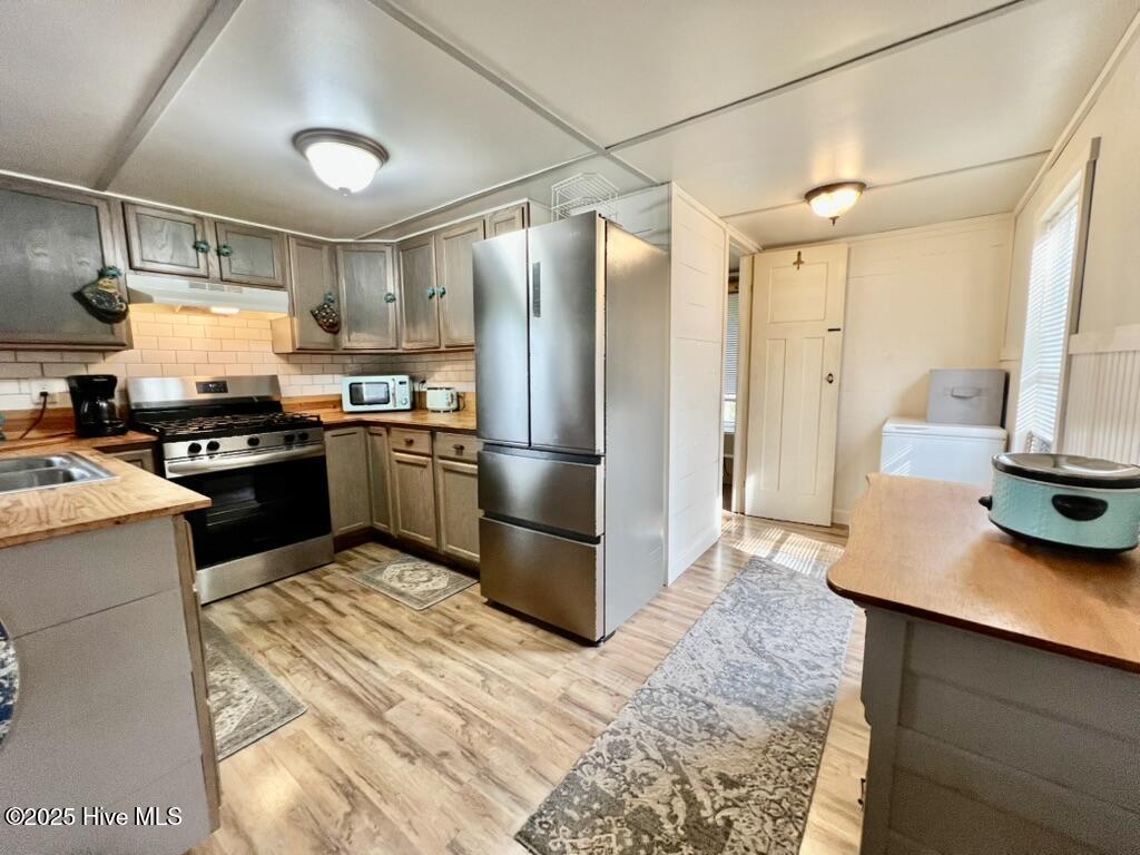 113 Old Farm Road Hampstead, NC 28443 - Photo 17 of 32 Kitchen