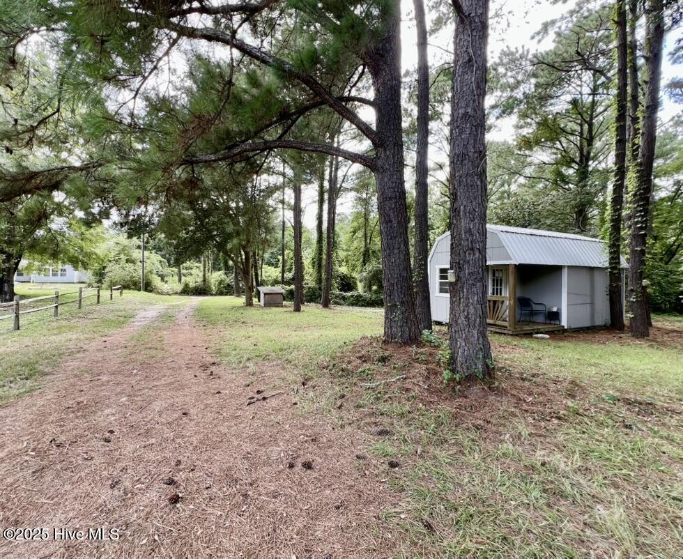 113 Old Farm Road Hampstead, NC 28443 - Photo 25 of 32 Front Yard Drivewway