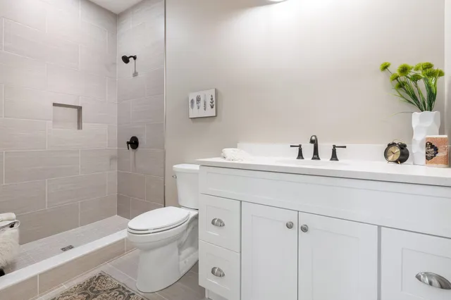 $535,000 | 1 A Debbie Lane, Amherst, NH 03031