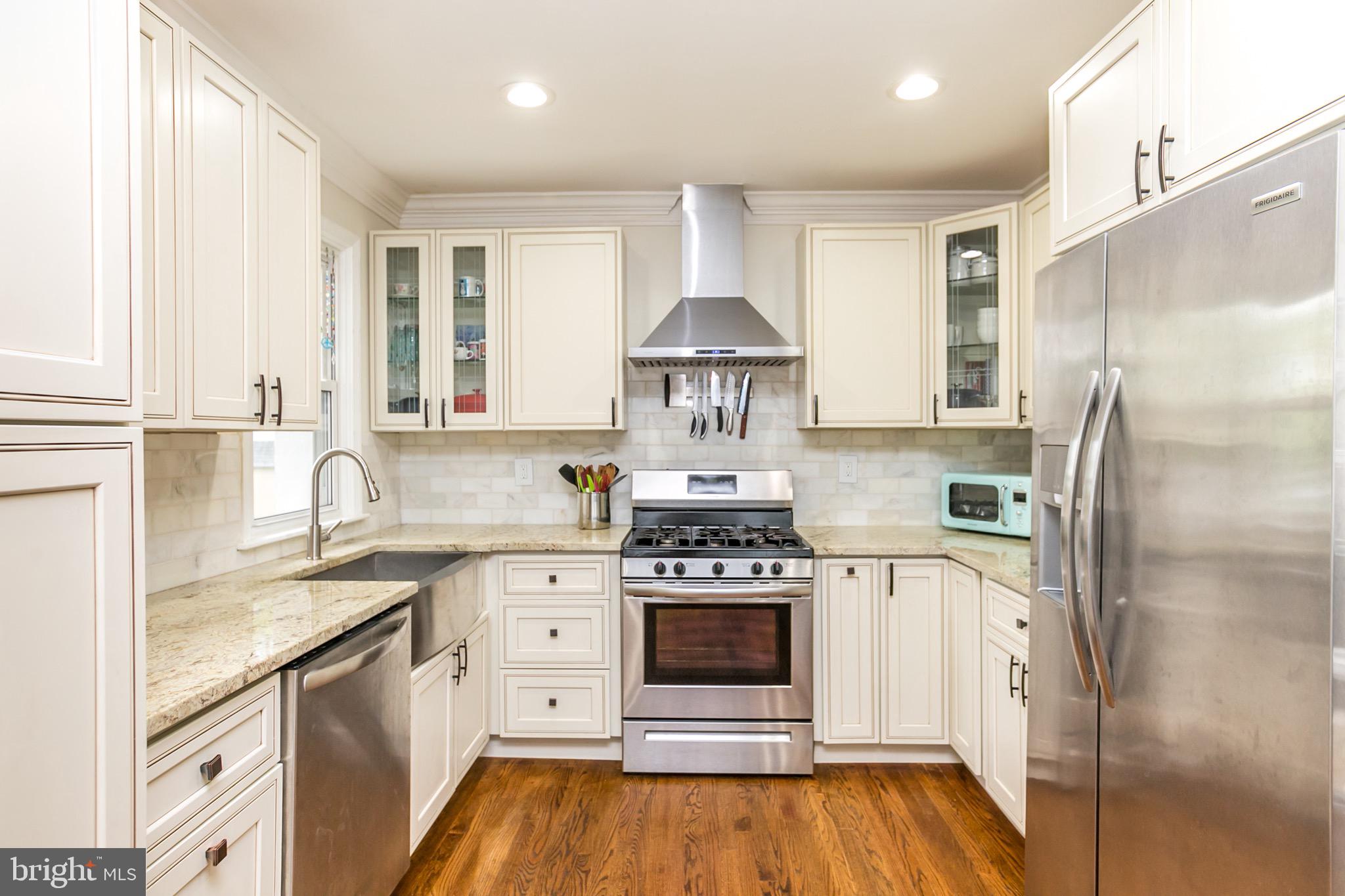 712 Overbrook Road Baltimore, MD 21212 - Photo 1 of 31 Kitchen