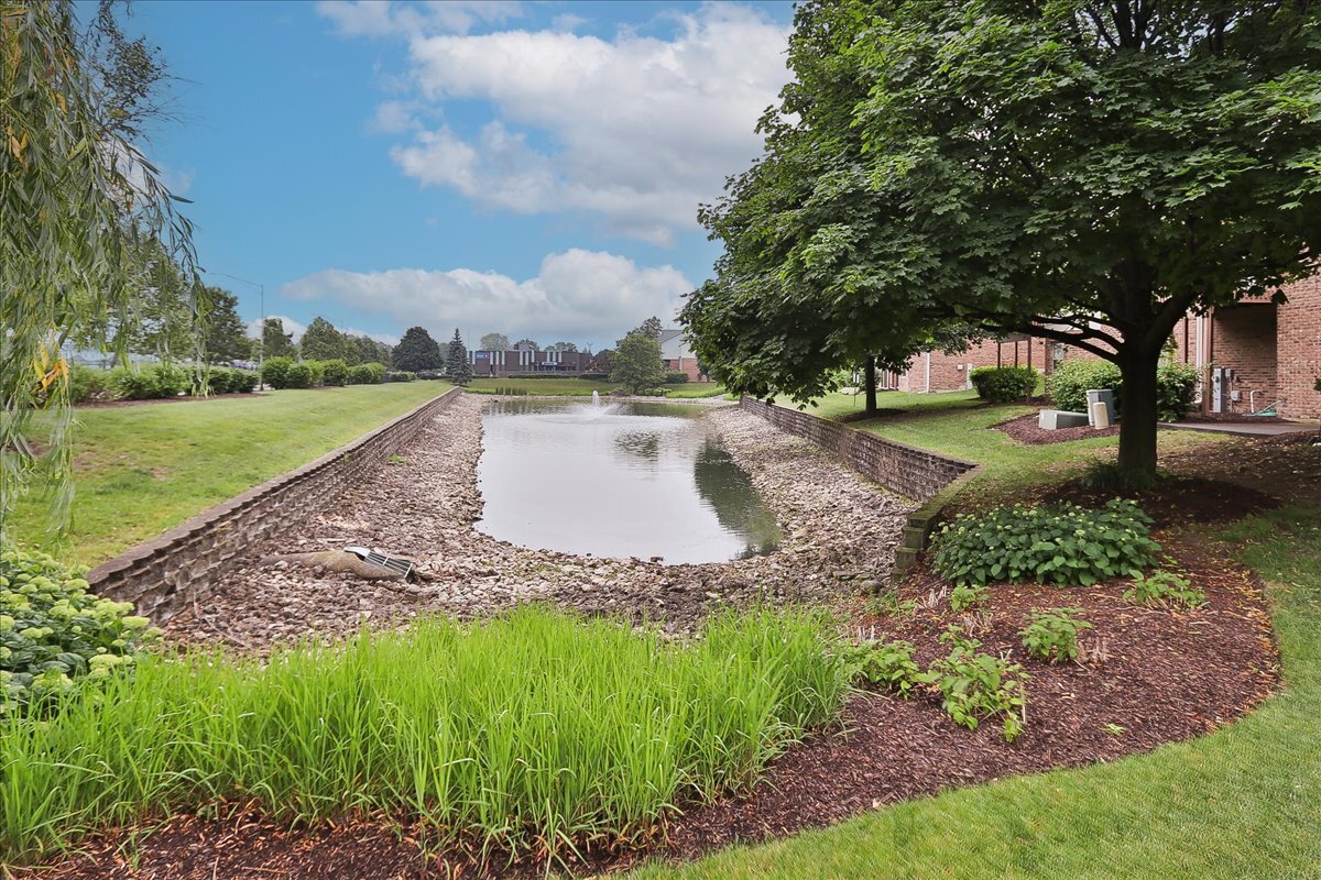 768 St Johns Place Addison, IL 60101 - Photo 35 of 39 a view of a garden with large trees