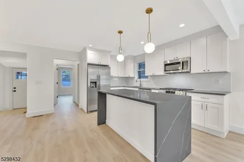 $4,000 | 317 Montclair Avenue, Newark, NJ 07104