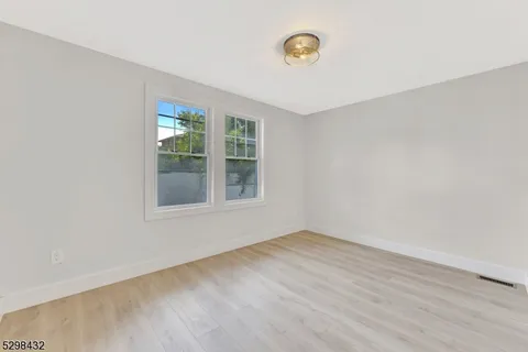 $4,000 | 317 Montclair Avenue, Newark, NJ 07104