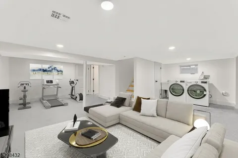 $4,000 | 317 Montclair Avenue, Newark, NJ 07104