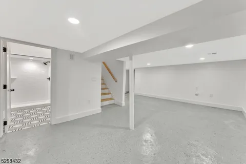 $4,000 | 317 Montclair Avenue, Newark, NJ 07104