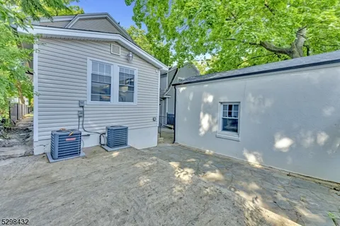 $4,000 | 317 Montclair Avenue, Newark, NJ 07104