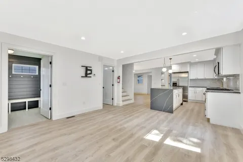 $4,000 | 317 Montclair Avenue, Newark, NJ 07104