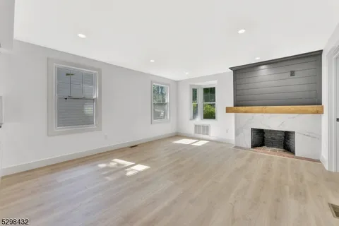 $4,000 | 317 Montclair Avenue, Newark, NJ 07104