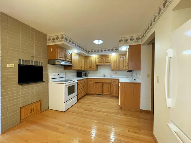 $2,300 | 3840 North Green Bay Road, Caledonia, WI 53404