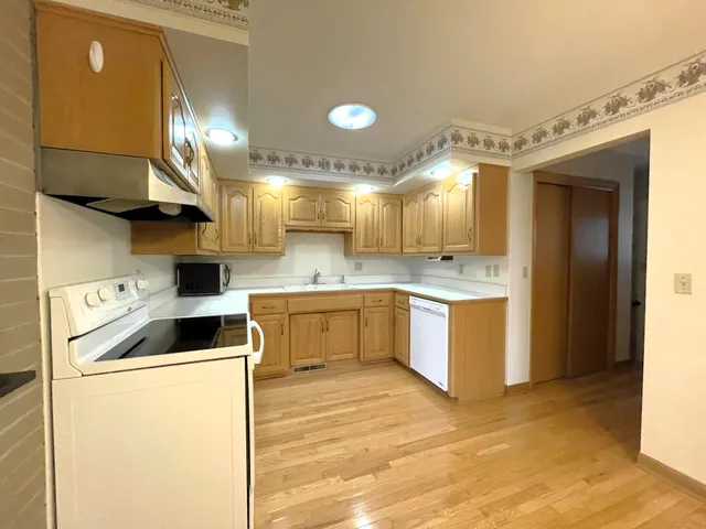 $2,300 | 3840 North Green Bay Road, Caledonia, WI 53404