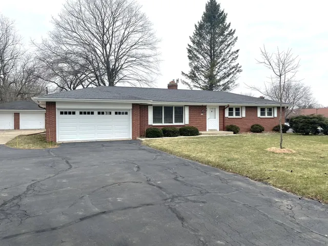 $2,300 | 3840 North Green Bay Road, Caledonia, WI 53404