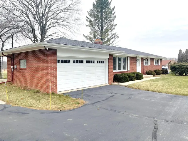 $2,300 | 3840 North Green Bay Road, Caledonia, WI 53404