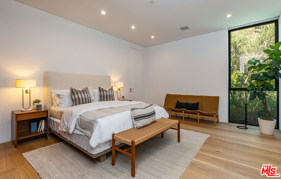 1259 Beverly Estate Drive Beverly Hills, CA 90210 - Photo 18 of 43