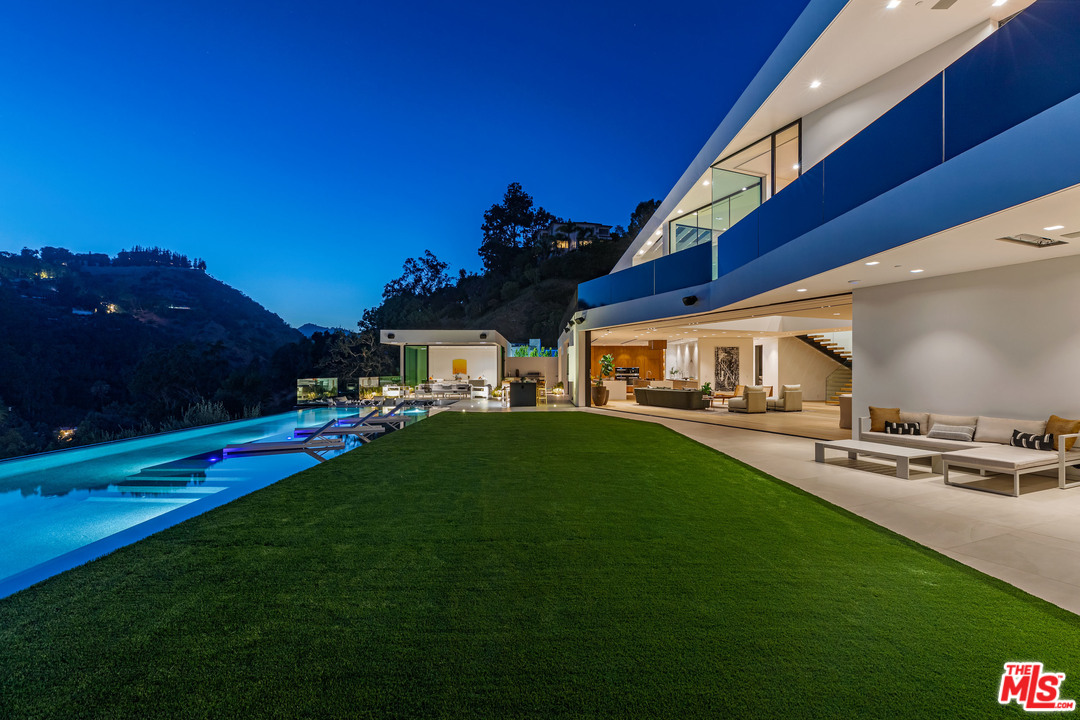 1259 Beverly Estate Drive Beverly Hills, CA 90210 - Photo 39 of 43