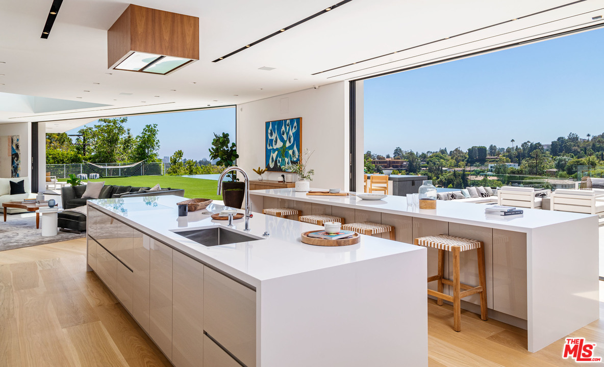 1259 Beverly Estate Drive Beverly Hills, CA 90210 - Photo 10 of 43