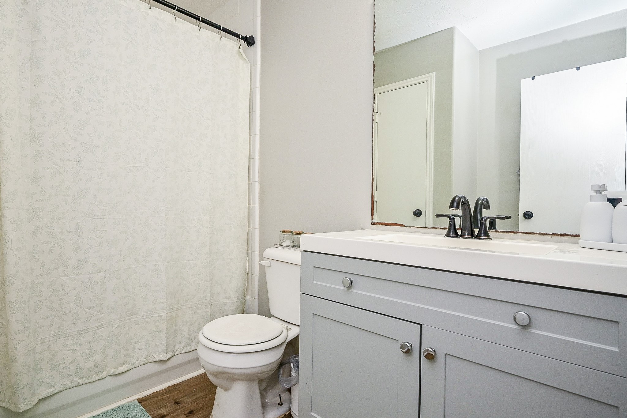 2534 Halstead Drive Spring, TX 77386 - Photo 30 of 35 The upstairs bath for the secondary bedrooms features an updated vanity and a tub/shower combo.