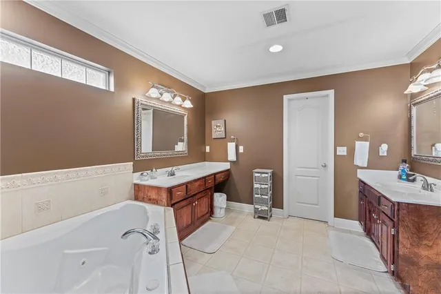 $430,000 | 3920 Southwest Windemere Drive, Lee's Summit, MO 64082