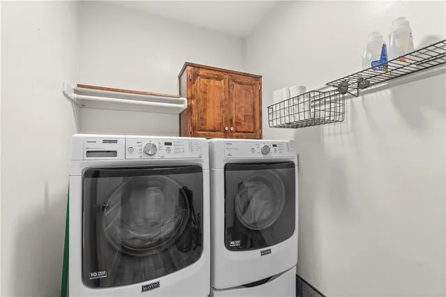 $430,000 | 3920 Southwest Windemere Drive, Lee's Summit, MO 64082