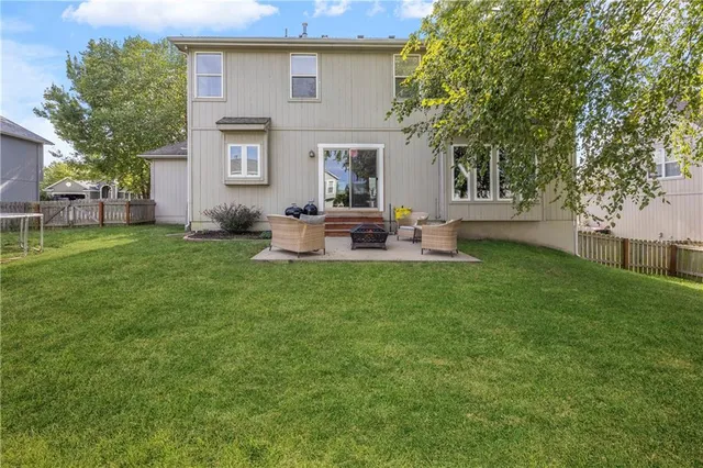 $430,000 | 3920 Southwest Windemere Drive, Lee's Summit, MO 64082