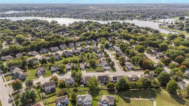 $430,000 | 3920 Southwest Windemere Drive, Lee's Summit, MO 64082