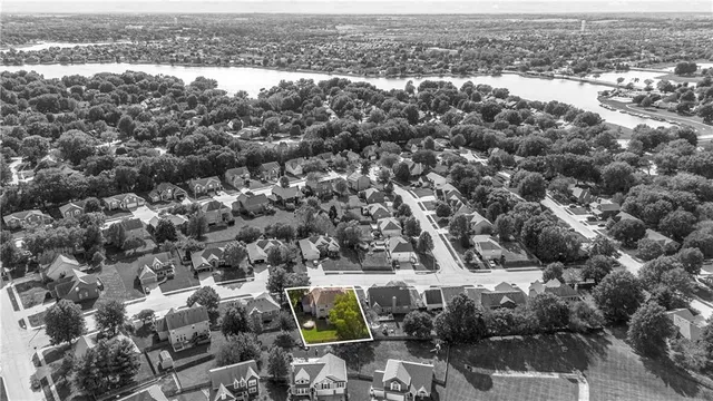 $430,000 | 3920 Southwest Windemere Drive, Lee's Summit, MO 64082