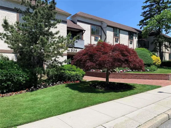 $2,600 | 530 Hudson Avenue, Unit A3, Cedarhurst, NY 11516