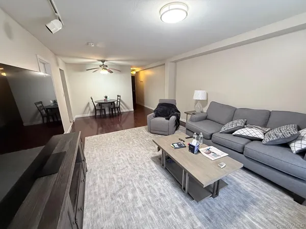 $2,600 | 530 Hudson Avenue, Unit A3, Cedarhurst, NY 11516