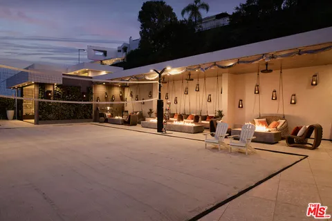 $68,000,000 | 9330 Flicker Way, Los Angeles, CA 90069