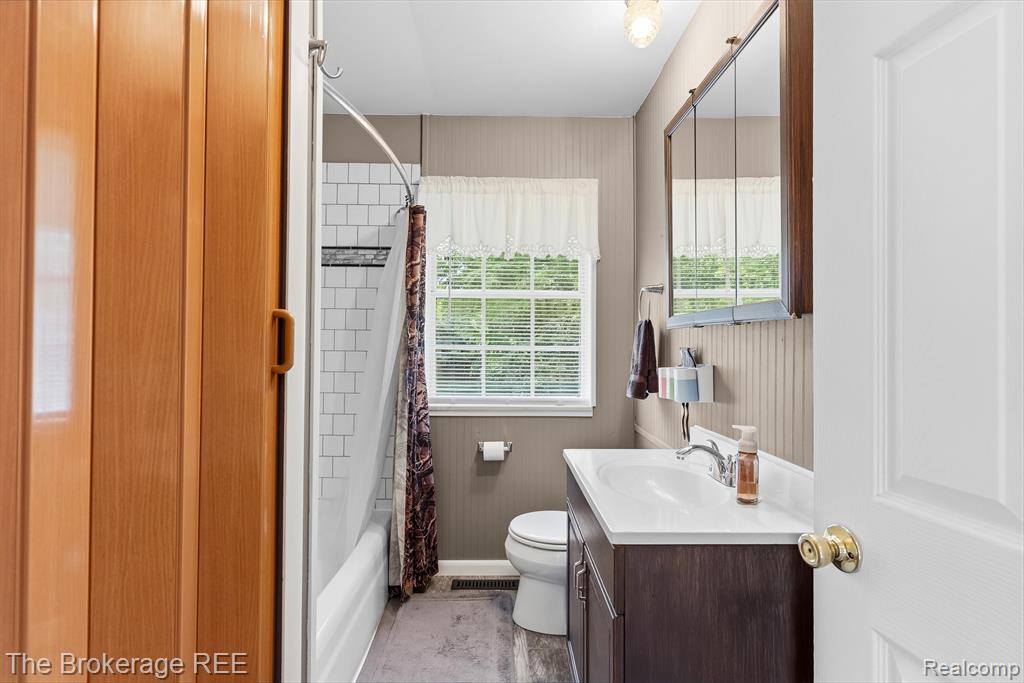 6509 Silver Lake Road Linden, MI 48451 - Photo 26 of 43