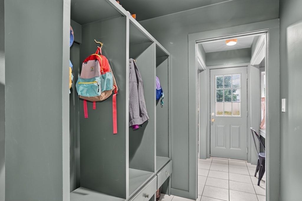 17 Pilgrim Way Walpole, MA 02032 - Photo 3 of 30 Gallery Image 3