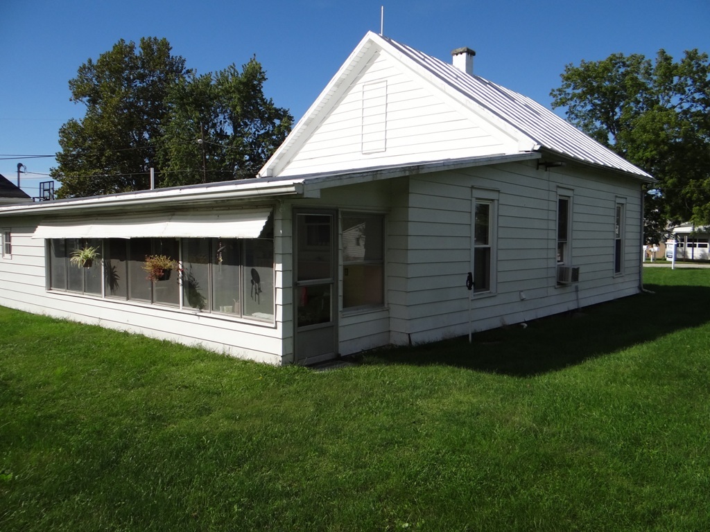 217 Angling Road Farmland, IN 47340 - Photo 14 of 19 Gallery Image 14