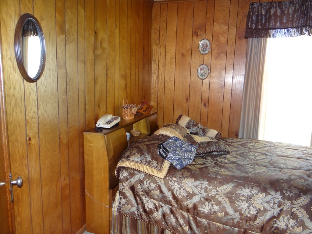217 Angling Road Farmland, IN 47340 - Photo 18 of 19 Gallery Image 18