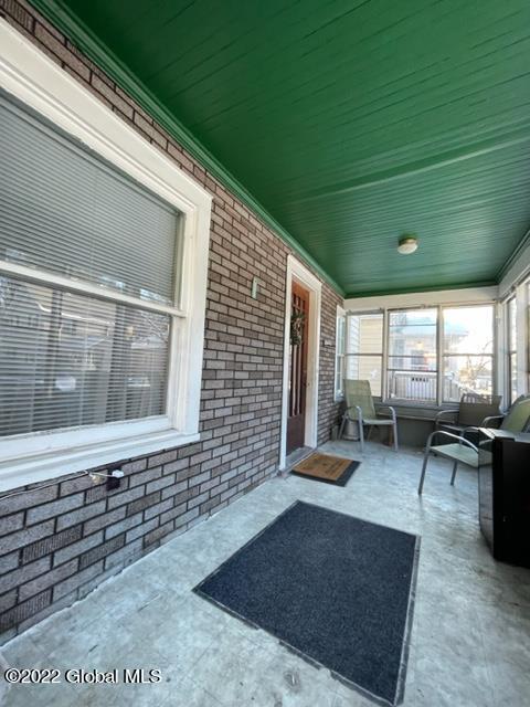 137 Bradford Road Schenectady, NY 12304 - Photo 4 of 40 IMG_7221