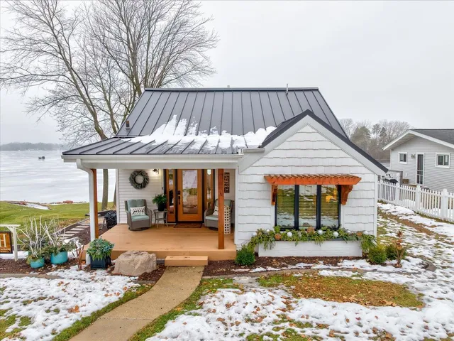 $774,900 | N8595 Sunset Beach Road, Beaver Dam, WI 53916