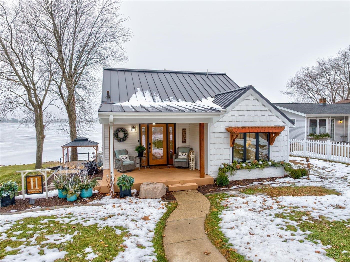 N8595 Sunset Beach Road Beaver Dam, WI 53916 - Photo 2 of 60