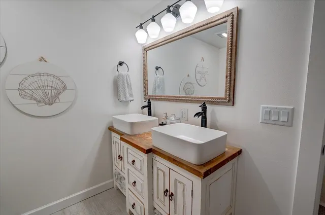 $774,900 | N8595 Sunset Beach Road, Beaver Dam, WI 53916