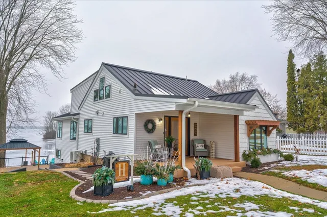 $774,900 | N8595 Sunset Beach Road, Beaver Dam, WI 53916