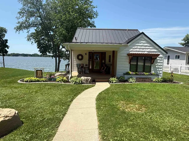 $774,900 | N8595 Sunset Beach Road, Beaver Dam, WI 53916