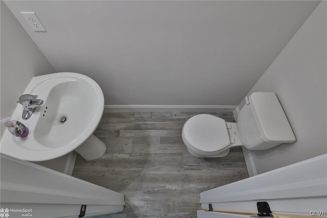 647 Sipos Drive Northampton, PA 18067 - Photo 21 of 47 a bathroom with a sink mirror and vanity