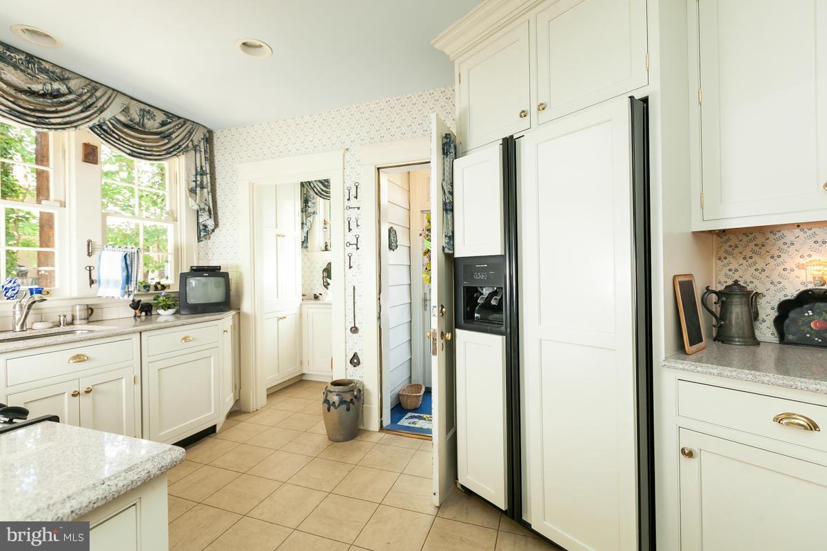 4309 Norwood Road Baltimore, MD 21218 - Photo 14 of 30 Kitchen