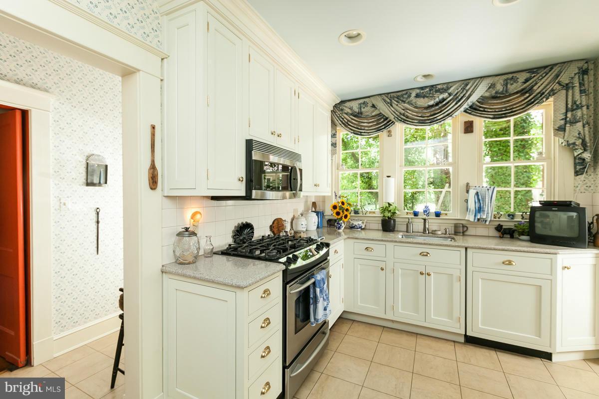 4309 Norwood Road Baltimore, MD 21218 - Photo 15 of 30 Kitchen