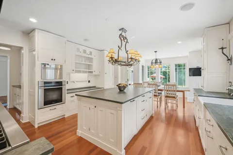 $3,200,000 | 100 Old Green Bay Road, Winnetka, IL 60093