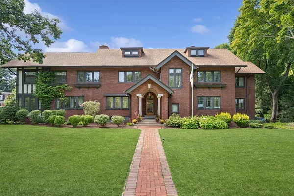 $3,200,000 | 100 Old Green Bay Road, Winnetka, IL 60093