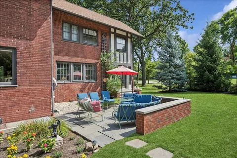 $3,200,000 | 100 Old Green Bay Road, Winnetka, IL 60093