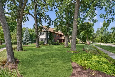 $3,200,000 | 100 Old Green Bay Road, Winnetka, IL 60093