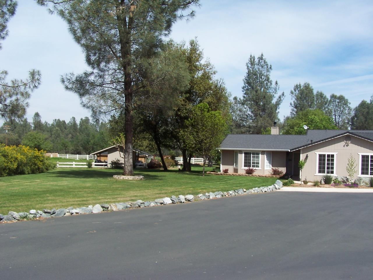 15872 Cloverdale Road Anderson, CA 96007 - Photo 4 of 24 .